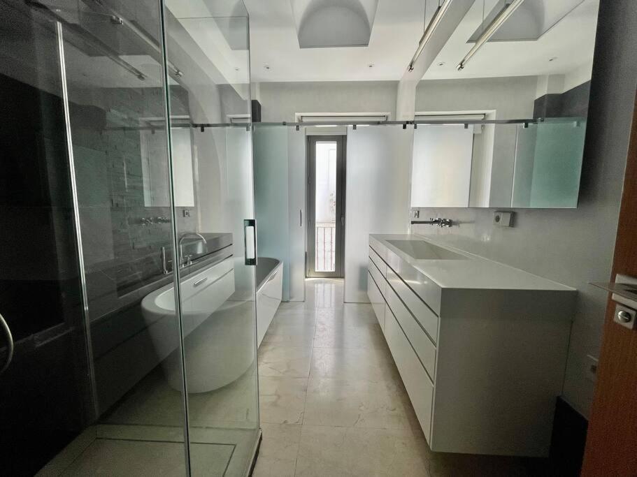 Вилла Fdez Amazing House By Cathedral And Giralda With Private Pool Севилья Экстерьер фото