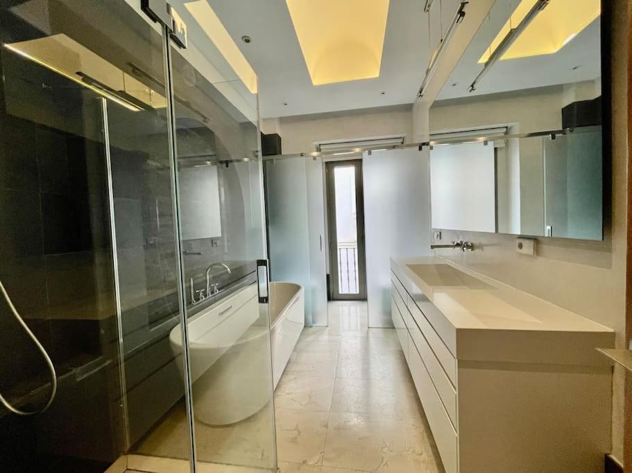 Вилла Fdez Amazing House By Cathedral And Giralda With Private Pool Севилья Экстерьер фото