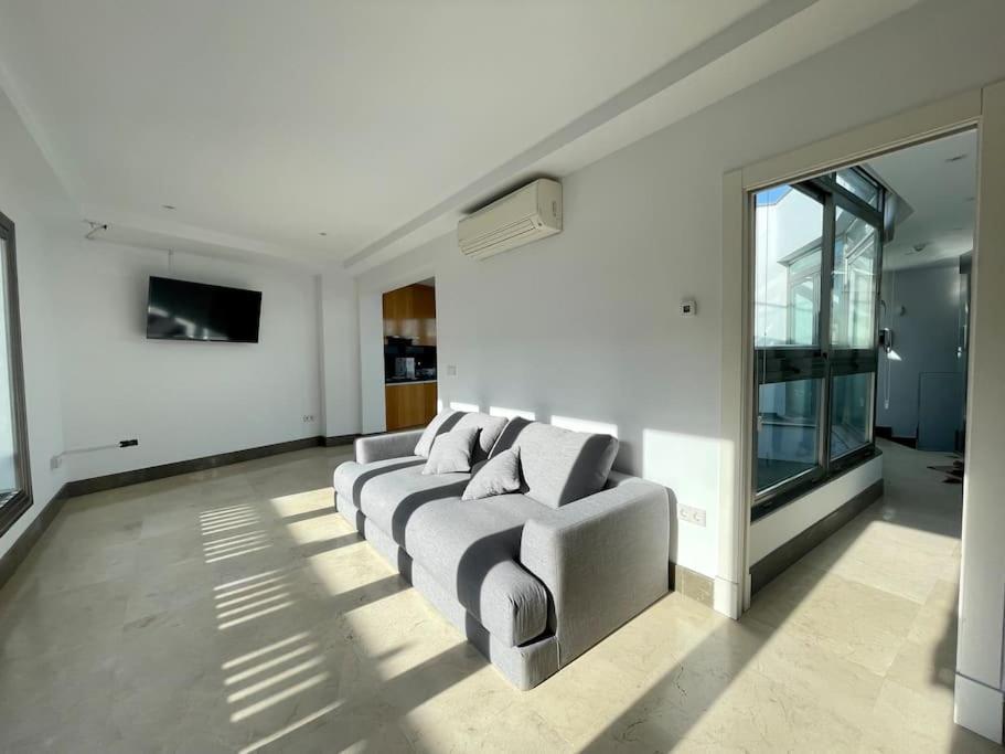Вилла Fdez Amazing House By Cathedral And Giralda With Private Pool Севилья Экстерьер фото